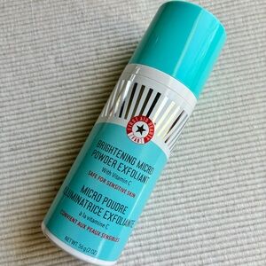 FIRST AID BEAUTY Brightening Micro Powder Exfoliant